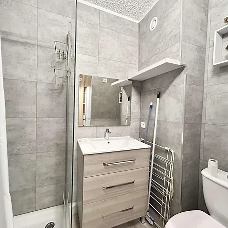 Apartment Renove Avec Parking A - Fr-1-226-557 *